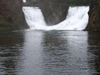 Hjálparfoss Doppelwasserfall der Fossá